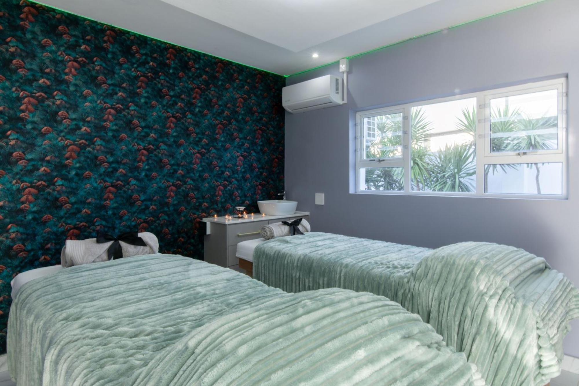 Dolphin Bay Boutique Hotel And Spa Port Elizabeth Extérieur photo